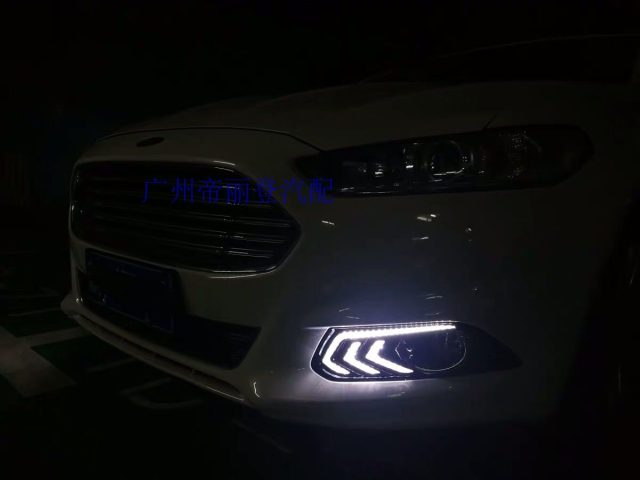 Дневные ходовые огни Ford Fusion