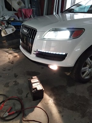 денні ходові вогні Audi Q7