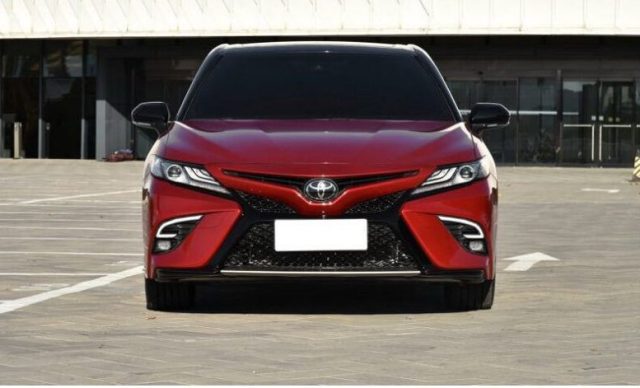 дневные ходовые огни новая Toyota Camry