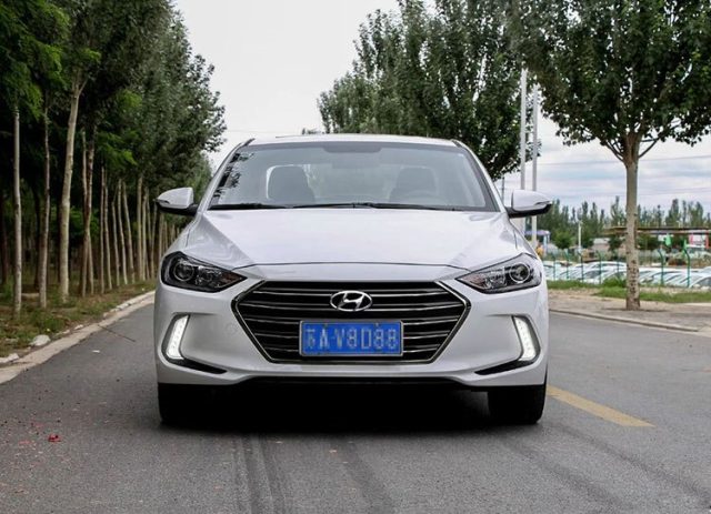 Денні ходові вогні Hyundai Elantra