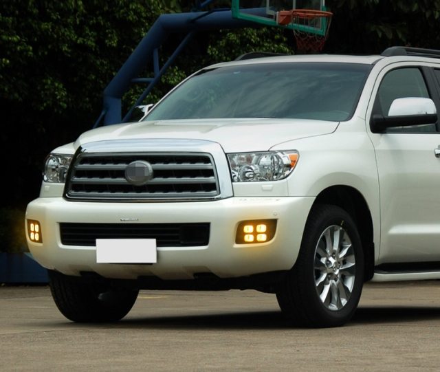 Дневные ходовые огни Toyota Sequoia