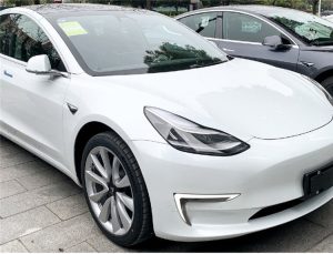 Дневные ходовые огни Tesla